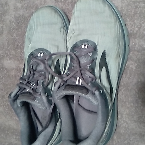 Brooks - Picture 2 of 6